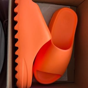 Yeezy Slides 'Enflame Orange'